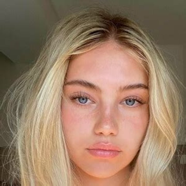 
Annie Schroeter Height, Weight, Net Worth, Age, Birthday, Wikipedia, Who, Instagram, Biography 