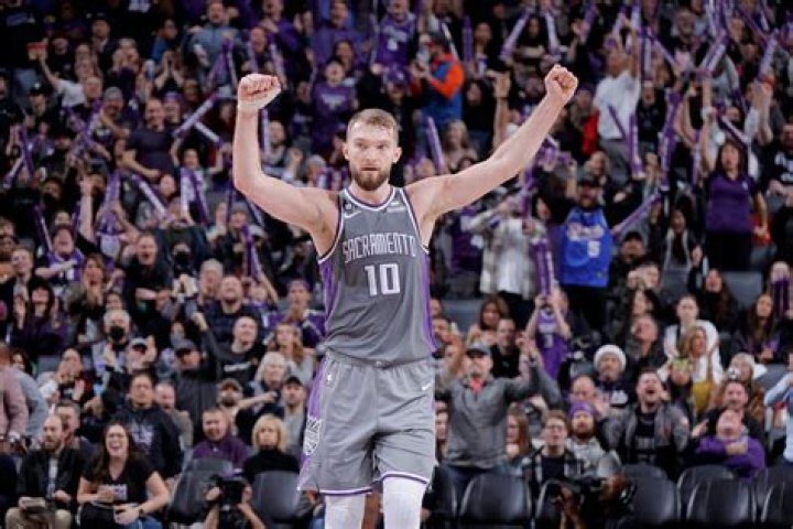 
Domantas Sabonis Kids With His Wife: Shoshana Rosen Family And Net Worth 