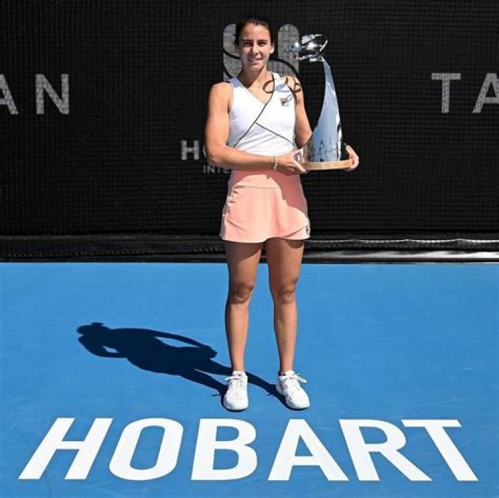 Elenna Navarro Height, Weight, Net Worth, Age, Birthday, Wikipedia, Who, Instagram, Biography