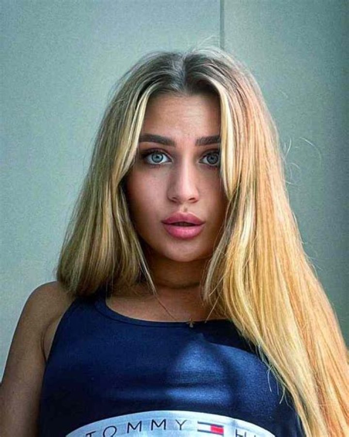 Emelia Golfieri Height, Weight, Net Worth, Age, Birthday, Wikipedia, Who, Nationality, Biography
