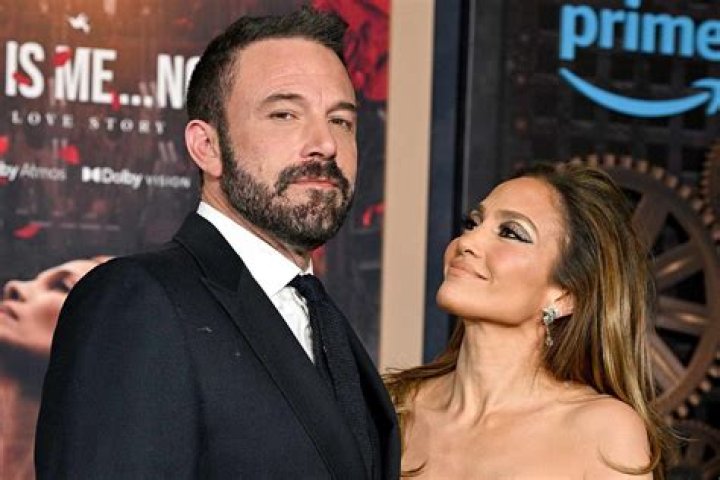 
Ishe Smith Married Wife Valarie Lopez After Divorcing First Wife Latoya Woolen 