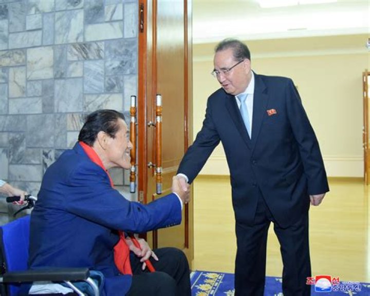 
Japan’s Famous Wrestler Inoki, Who Was Defeated By Pakistan’s Jhara, Dies Aged 79 