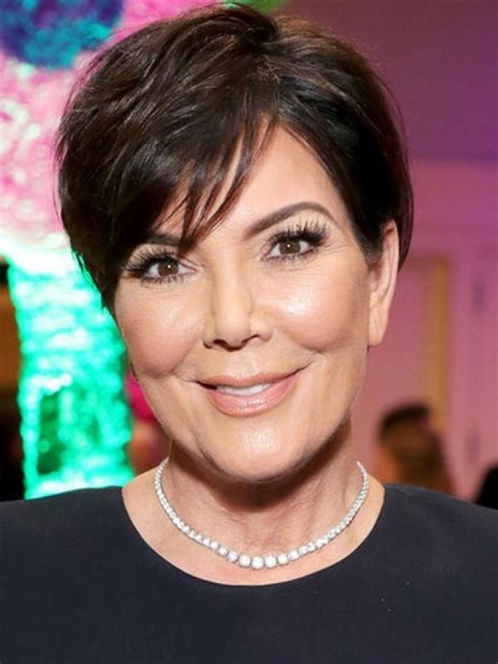 Kris Jenner Height, Weight, Net Worth, Age, Wiki, Who, Instagram, Biography