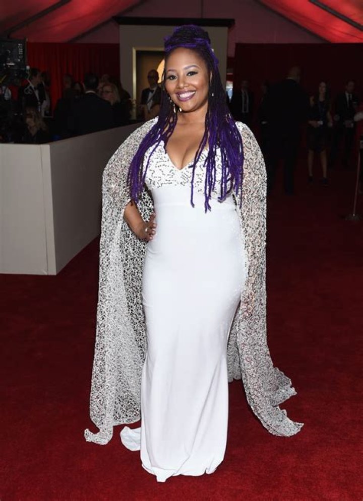 Lalah Hathaway Height, Weight, Net Worth, Age, Birthday, Wikipedia, Who, Instagram, Biography
