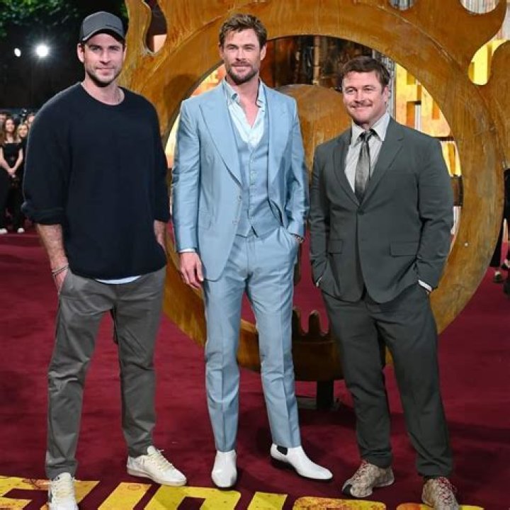 Liam Hemsworth Height, Weight, Net Worth, Age, Birthday, Wikipedia, Who, Nationality, Biography