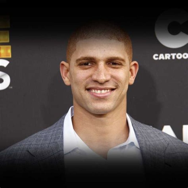 
Marcos Alonso Height, Weight, Net Worth, Age, Birthday, Wikipedia, Who, Nationality, Biography 