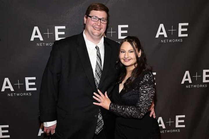 Meet Alex Carpenter Boyfriend On Instagram- Everything To Know About Her Dating Life