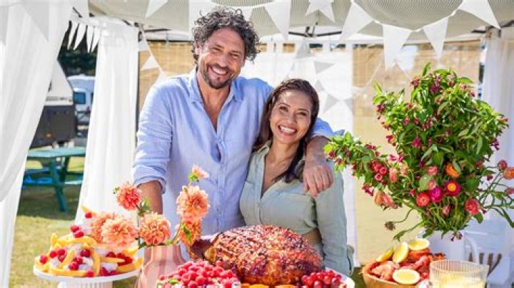 
Meet Ed Halmagyi Wife Leah Halmagyi: Facts About Better Homes and Gardens Cast 