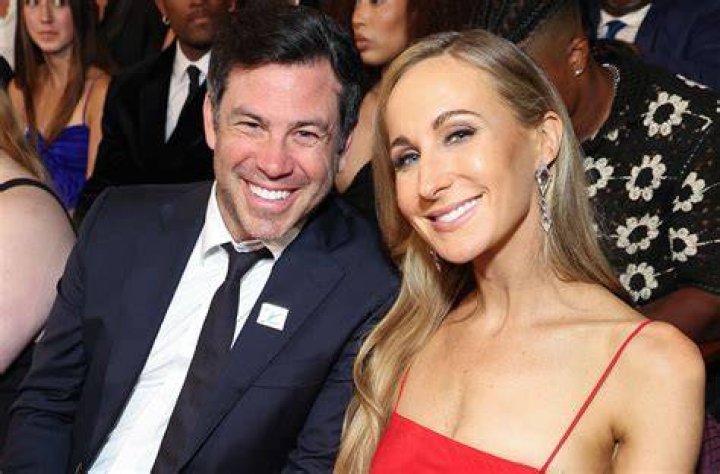 Nikki Glaser’s Height Means She Is Taller Than Her Boyfriend, Chris Convy!
