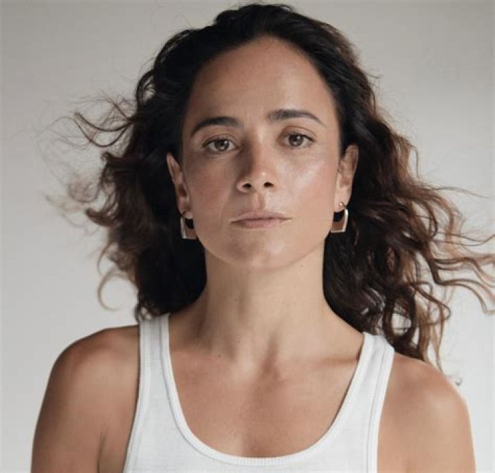 Nubia Braga Height, Weight, Net Worth, Age, Birthday, Wikipedia, Who, Nationality, Biography