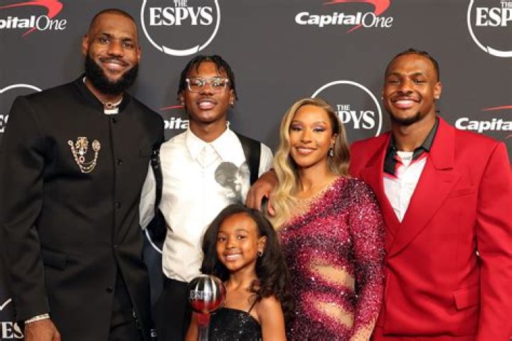 
Savannah James Parents Jennifer Brinson And JK Brinson 