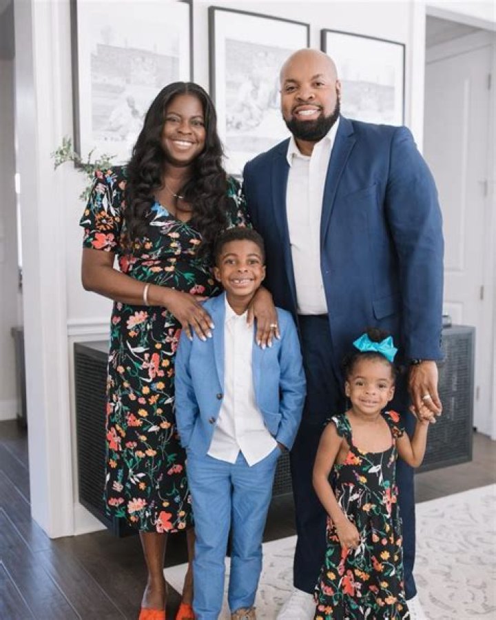 
What We Know About Charley Crockett Parents And Family 
