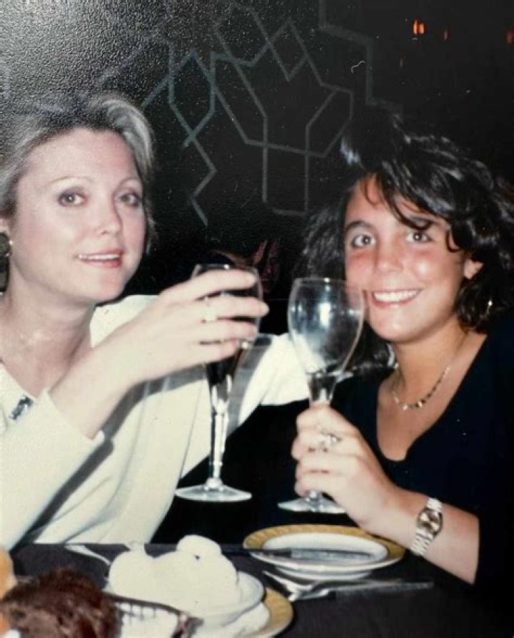
Who are Bethenny Frankels Parents? Bethenny Frankel Biography, Parents Name, Nationality and More 